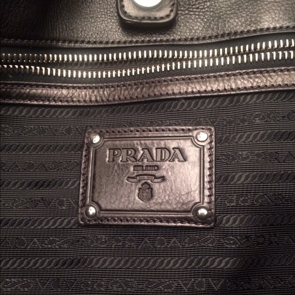 AUTHENTIC PRADA GLACÉ CALF BORDEAUX/NERO TOTE BAG - Picture 3 of 4