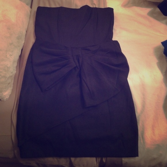 Navy blue pencil dress with bow