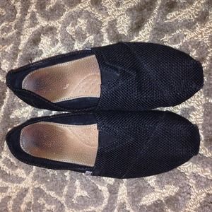 Black burlap toms