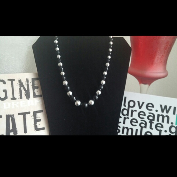 Necklace and earrings - Picture 2 of 2