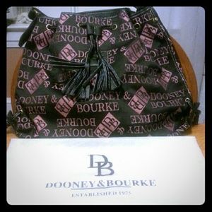 👍👍SOLD👍👍👍Brand new Dooney and Bourke duffl