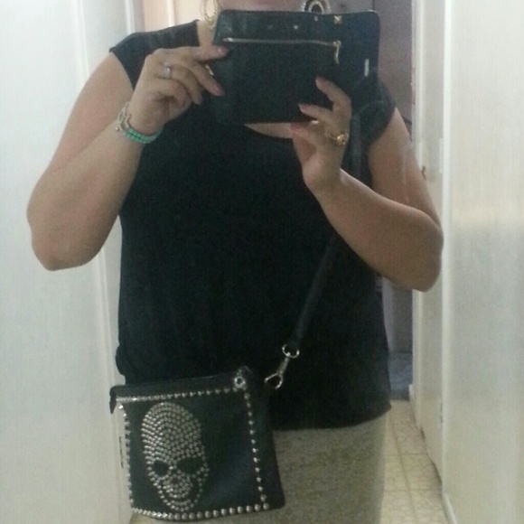 *SOLD* Studs & Spiked skull Cross body handbag - Picture 4 of 4