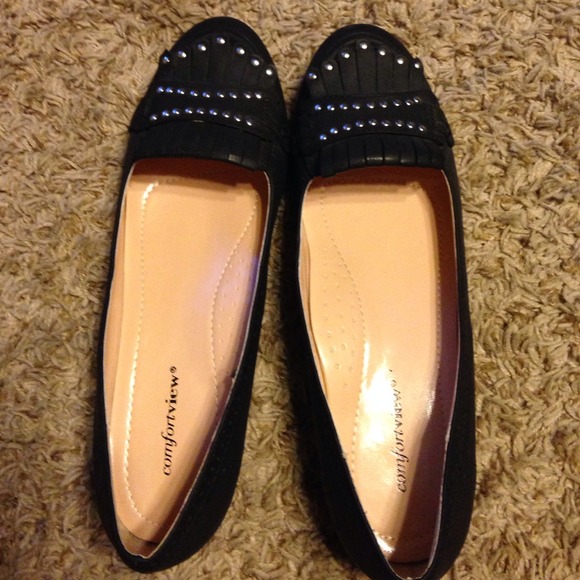 NWOT Black flats