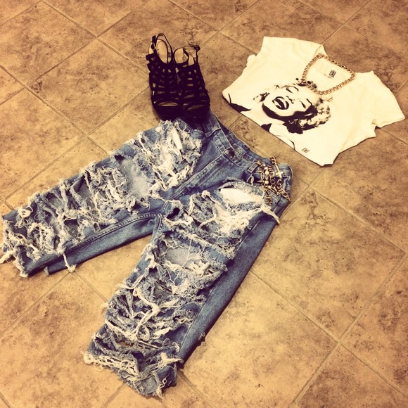 Shredded capris