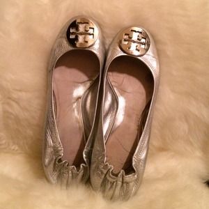 Size 8.5 Tory Burch silver and gold flats