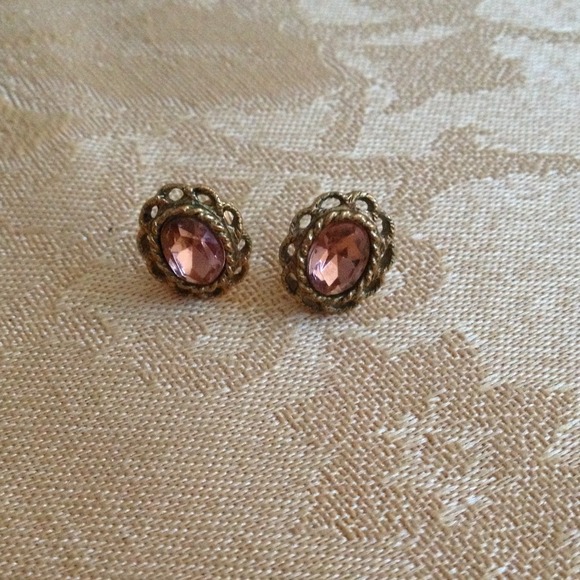 🌸 Beautiful Vintage Earrings 🌸