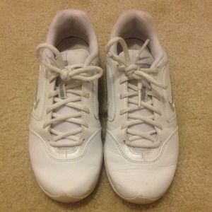 Nike cheer shoes
