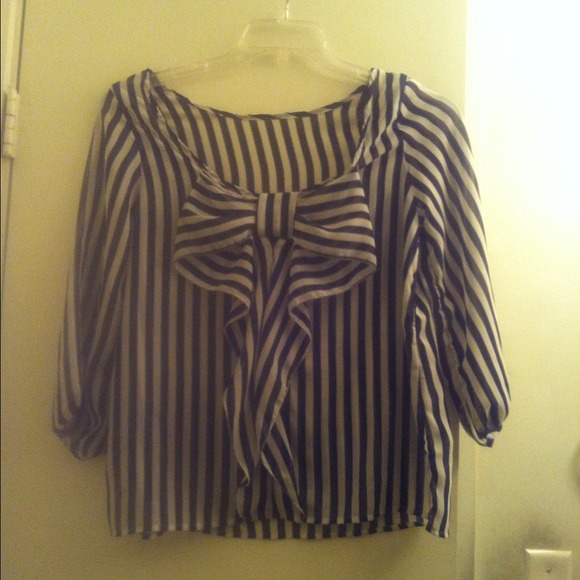 B&W stripe bow back top