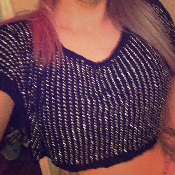 ‼️LOWERED‼️Trippy silver & black sequin crop top