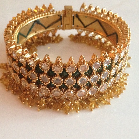 EAST INDIAN INSPIRED BANGLE