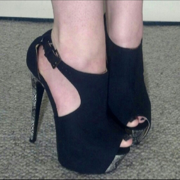 Cutout, Black & Reptile Heels