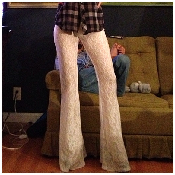 SOLD Boho White Scalloped Lace Bell Bottoms $30 PP