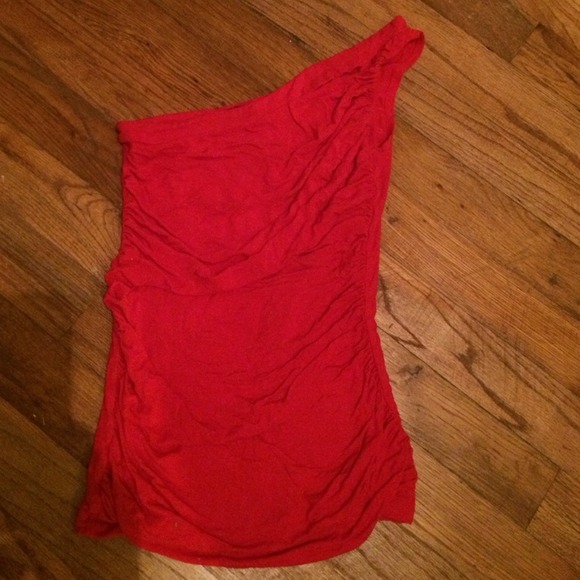 Red half shoulder club top