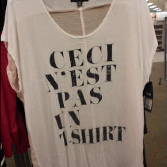 Tops - Ceci n'est pas un T-shirt Tops - Ceci n'est pas un T-shirt