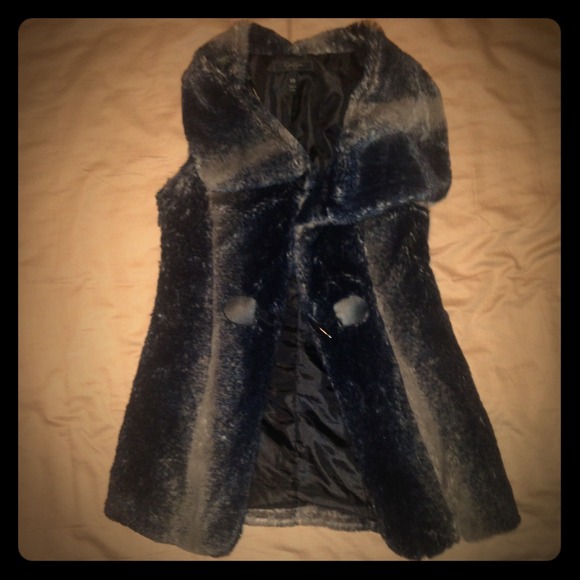 Jessica Simpson faux fur vest xs