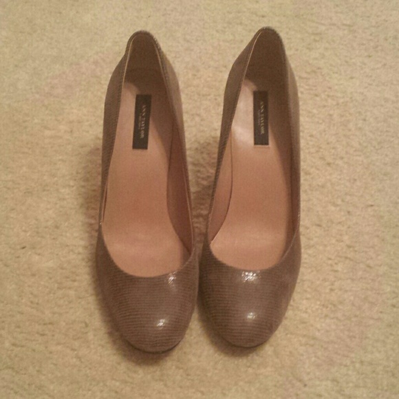 Nice pumps barely worn.