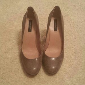 Nice pumps barely worn.