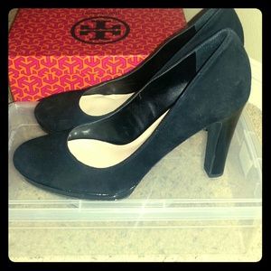 *Like new* suede platform heels