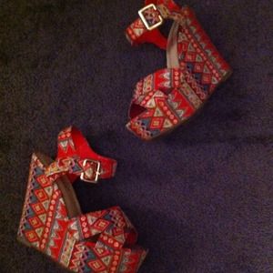 Red tribal print wedges; trade for ally foster!