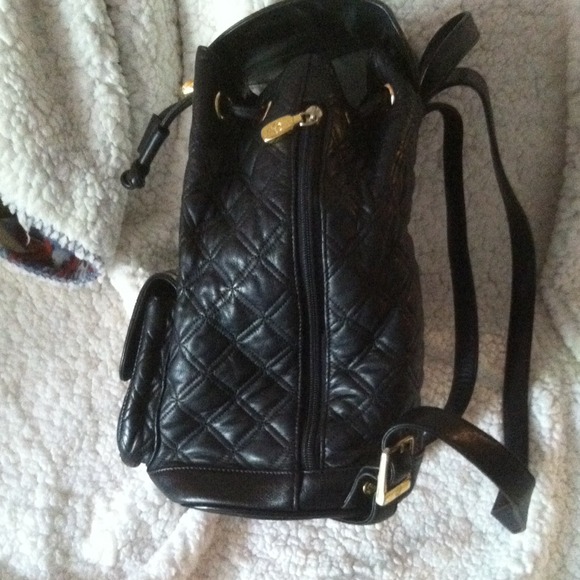 €Hostpick 7/8Auth MCM Quilt💥Leather SOLD2Cara🎉 - Picture 3 of 4