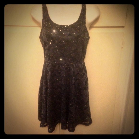 New forever 21 lace w/sparkles dress