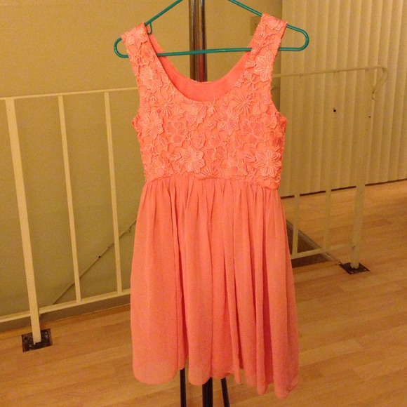 MINUET Sleeveless Rosette Top Dress - Picture 2 of 3