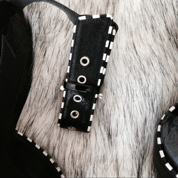 Brian Atwood Pumps 7 - Picture 3 of 4