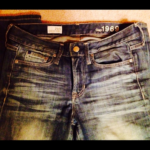 🚫SOLD🚫Sexy GAP boyfriend Jeans. - Picture 3 of 4