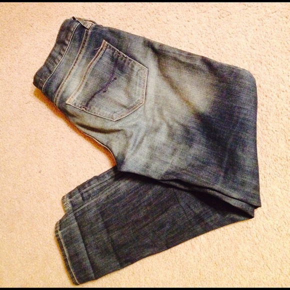 🚫SOLD🚫Sexy GAP boyfriend Jeans. - Picture 4 of 4