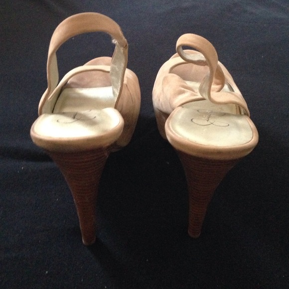 Hot sling back beige cork heels - Picture 4 of 4