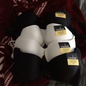 4 bras