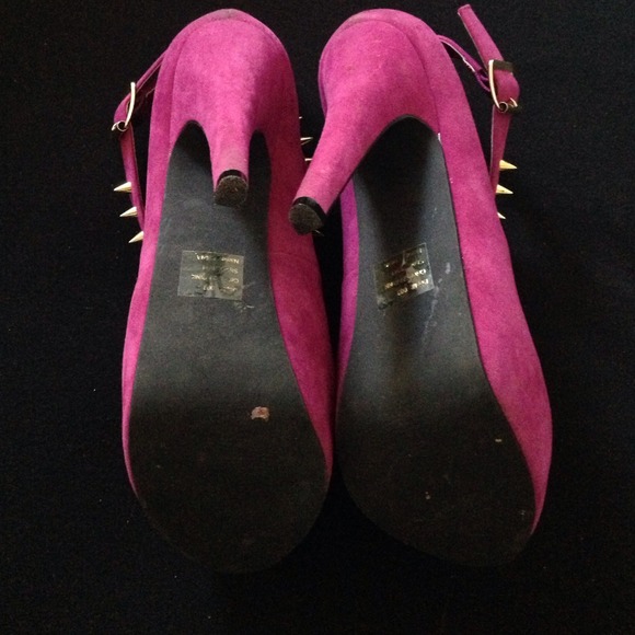 Rocker fuchsia pumps! - Picture 3 of 4