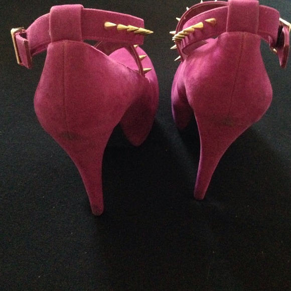Rocker fuchsia pumps! - Picture 4 of 4