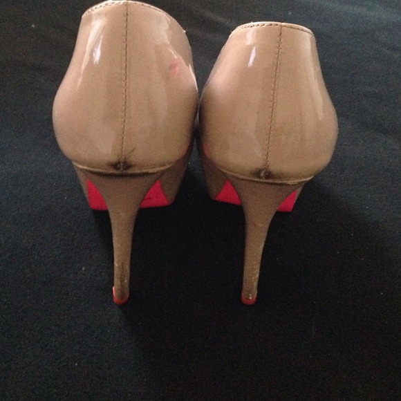 Nude pumps! - Picture 4 of 4