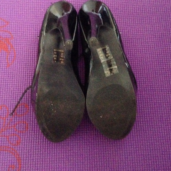 Classic black strap pumps - Picture 3 of 4