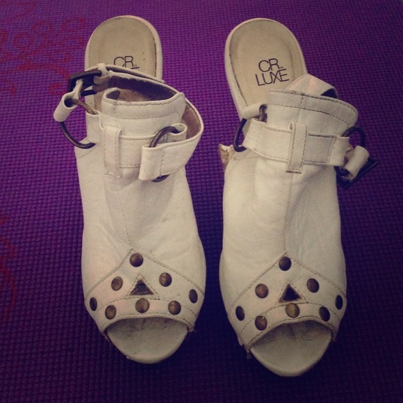 White heels with bronze studs! - Picture 1 of 4