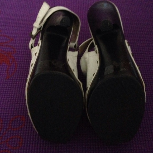 White heels with bronze studs! - Picture 3 of 4