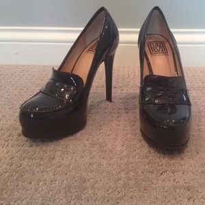 Like New Pour La Victoria Stilletos