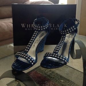 White House/Black Market wedge