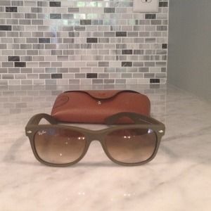 Army Green Ray Ban Wayfarers