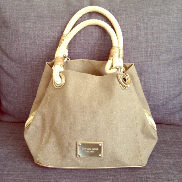 ⛔️SOLD⛔️Michael Kors Marina Canvas Tote bag