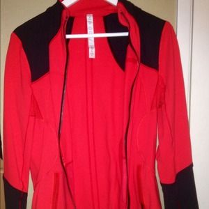Lululemon jacket size 12