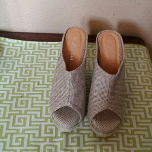Super cute tweed clogs...sold!!!!!