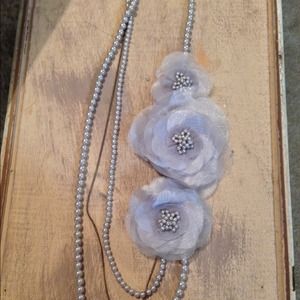 Pearl necklace with grey flowers!