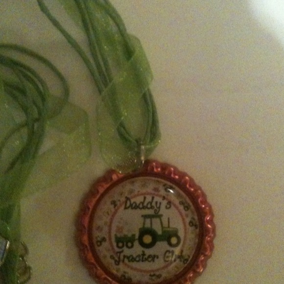 Daddy's tractor girl necklace - Picture 1 of 1
