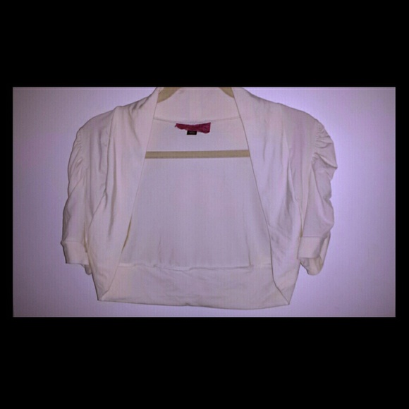 🚫SOLD🚫 Dressy Cropped Cover