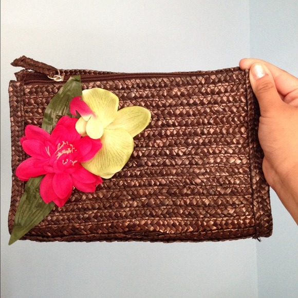 Hawaiian clutch