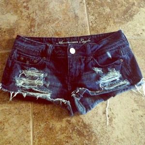 Cutoff denim shorts