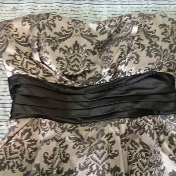 Dress - Picture 2 of 4
