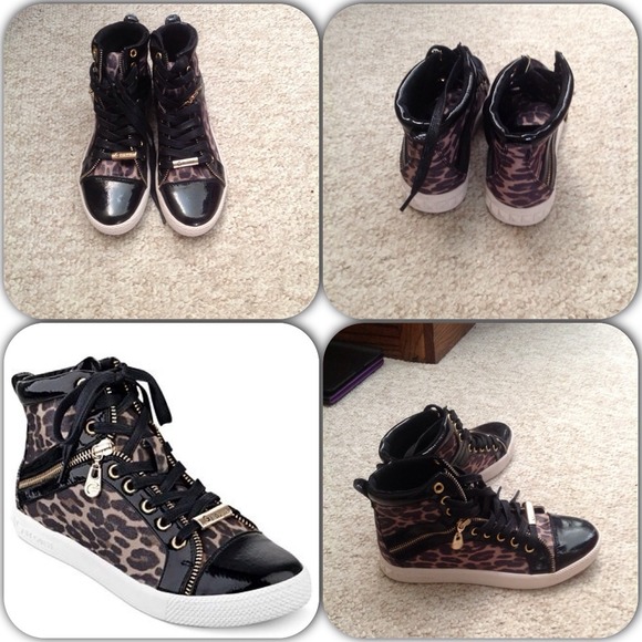 SOLD/NWOT. G By Guess Leopard Sneakers! - Picture 2 of 3